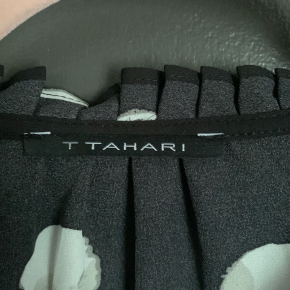 🖤🤍TAHARI Black and White Polka Dot Blouse - Picture 4 of 9